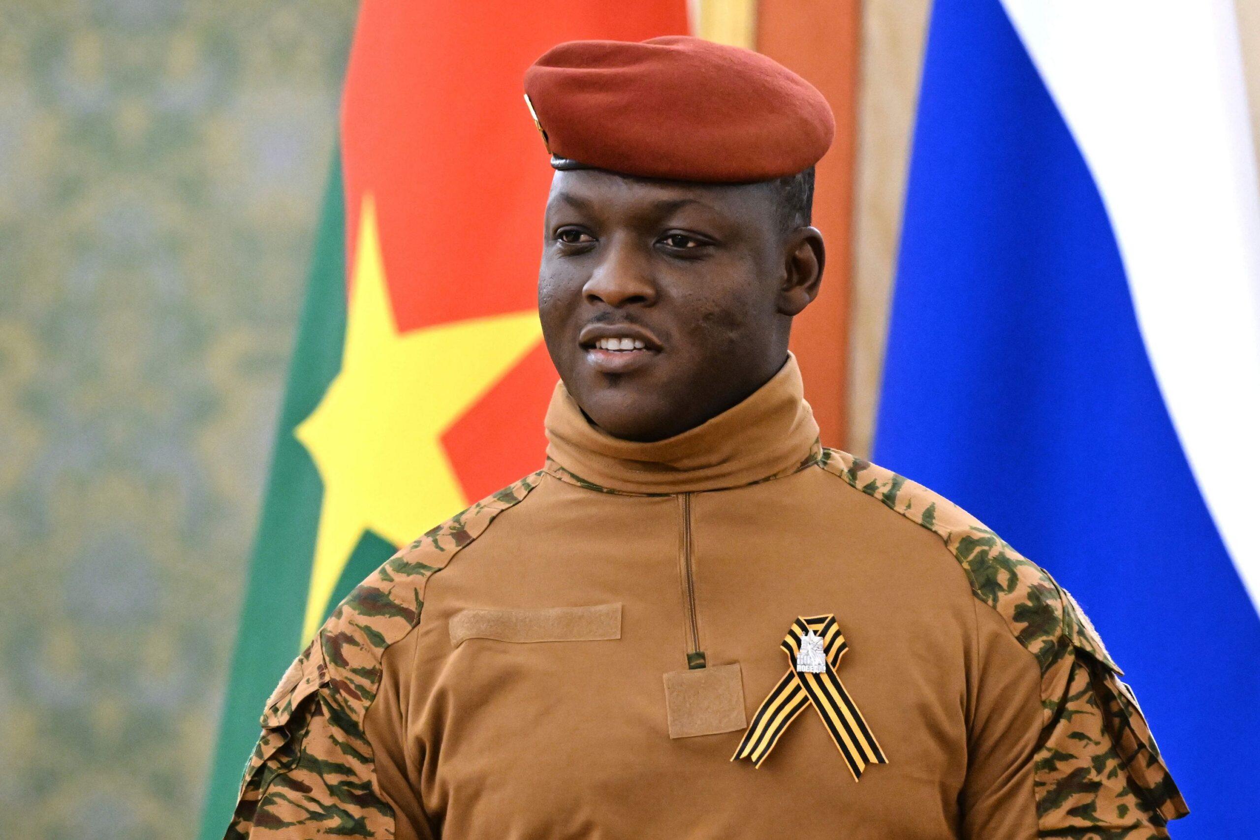 L’esclavage arabe et l’islam radical : le président burkinabè Ibrahim Traoré déchaîne les passions