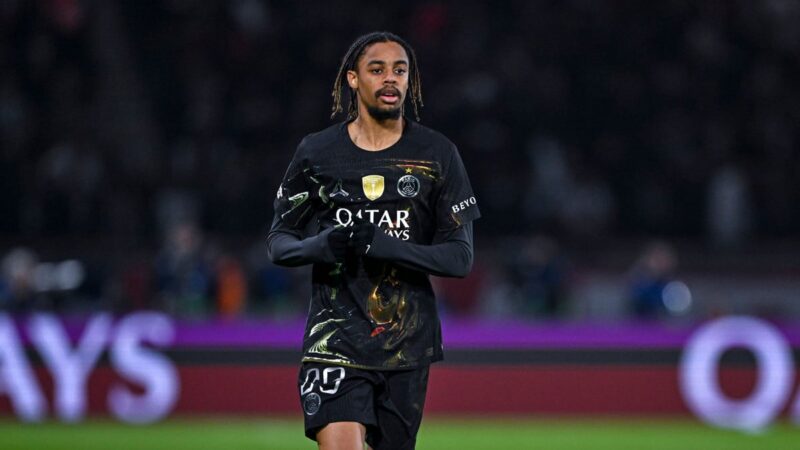 Le Paris Saint-Germain anticipe un départ de Barcola et cible un talent du RB Leipzig