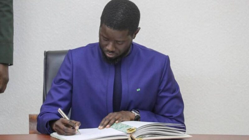 Nouvelle vague de limogeages au Sénégal : diomaye faye remplace les dg proches de sonko