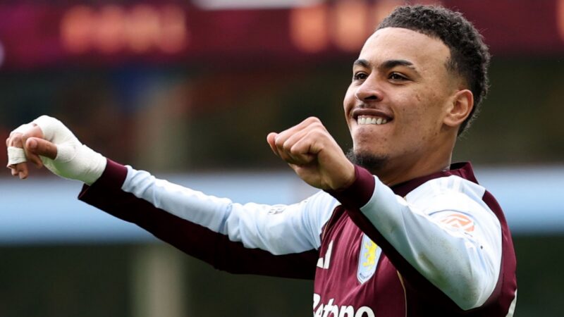 Chelsea frappe fort : Rogers rejoint Stamford Bridge pour un transfert historique