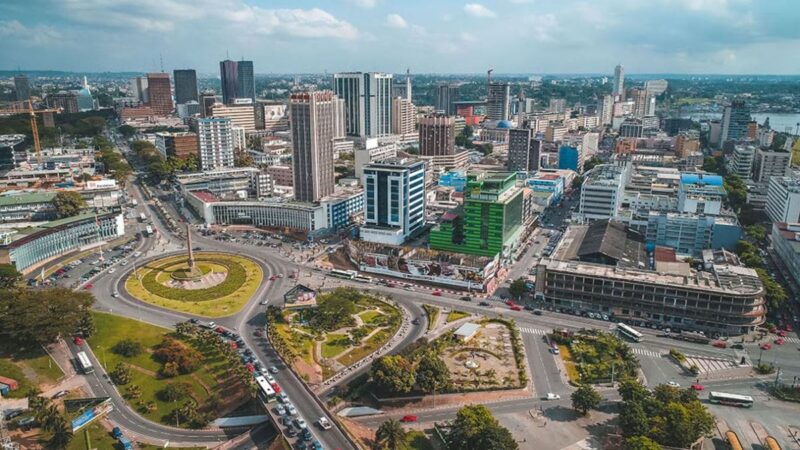 Abidjan : la métropole ivoirienne se réinvente pour un avenir urbain durable