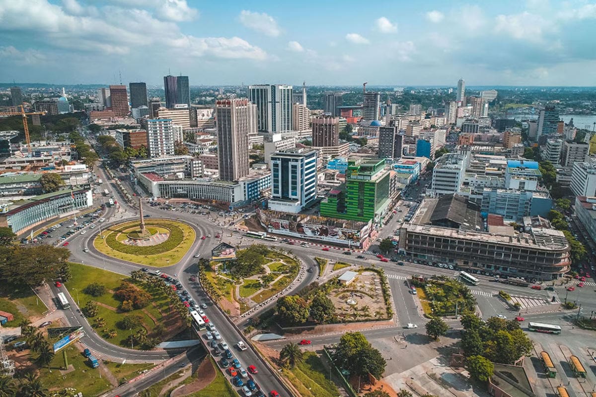 Abidjan : la métropole ivoirienne se réinvente pour un avenir urbain durable