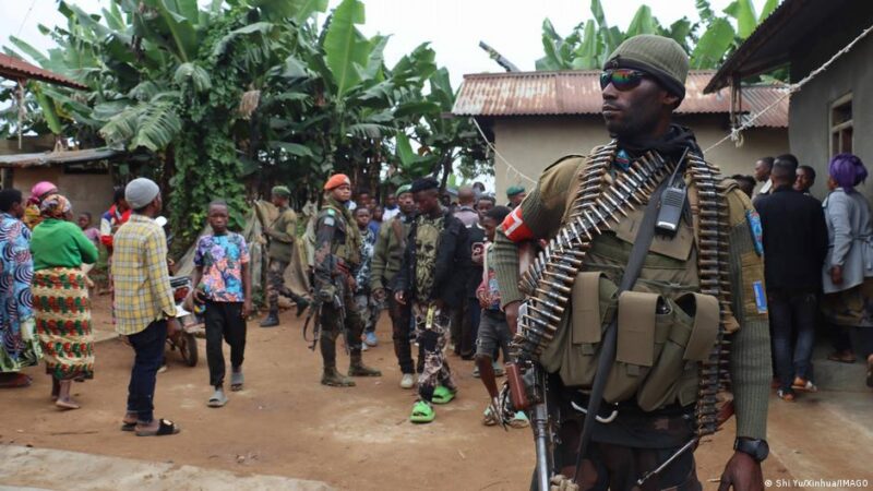 Interdiction des smartphones pour les militaires en RDC : une mesure de sécurité cruciale