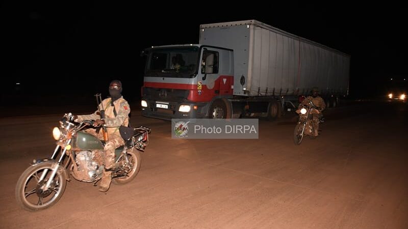 Sécurisation routière au Mali : les FAMa escortent avec succès 940 camions de Kayes à Bamako