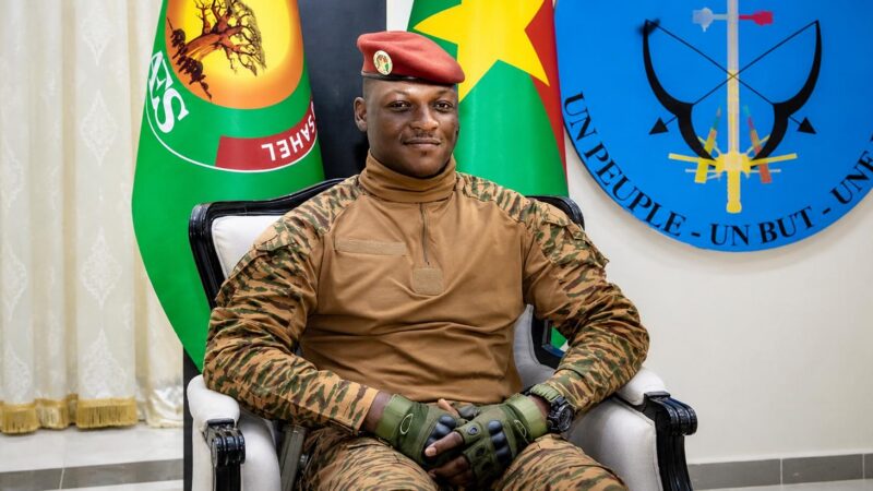 Burkina Faso : la répression médiatique s&rsquo;intensifie, Canal+ sanctionné