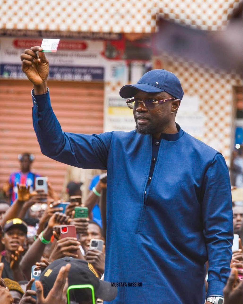 Ousmane Sonko en tournée triomphale à Dakar : la ferveur populaire reste intacte