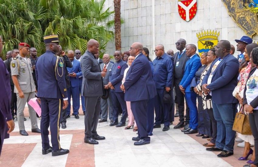 Réunion au Palais présidentiel avec la délégation de l'Ogooué-Maritime