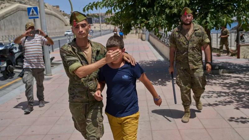 Mineurs marocains à Ceuta : retour au pays en suspens malgré les appels de Rabat