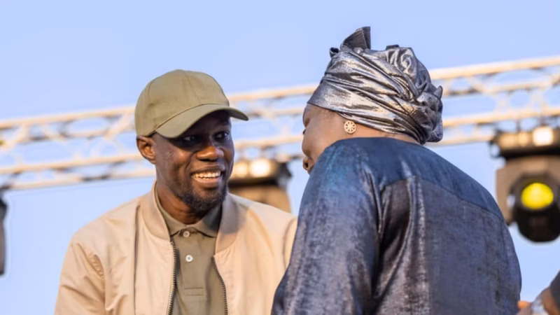 Le Sénégal en mouvement : aminata touré trace sa ligne face à sonko