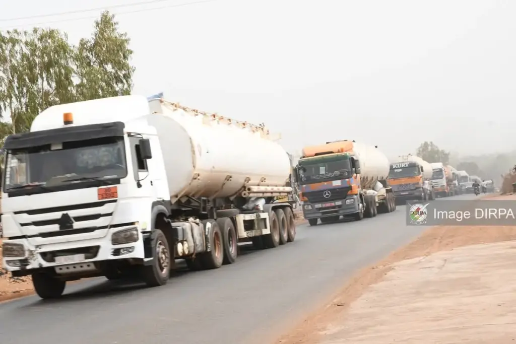 840 camions-citernes de carburant arrivent à Bamako sous haute sécurité