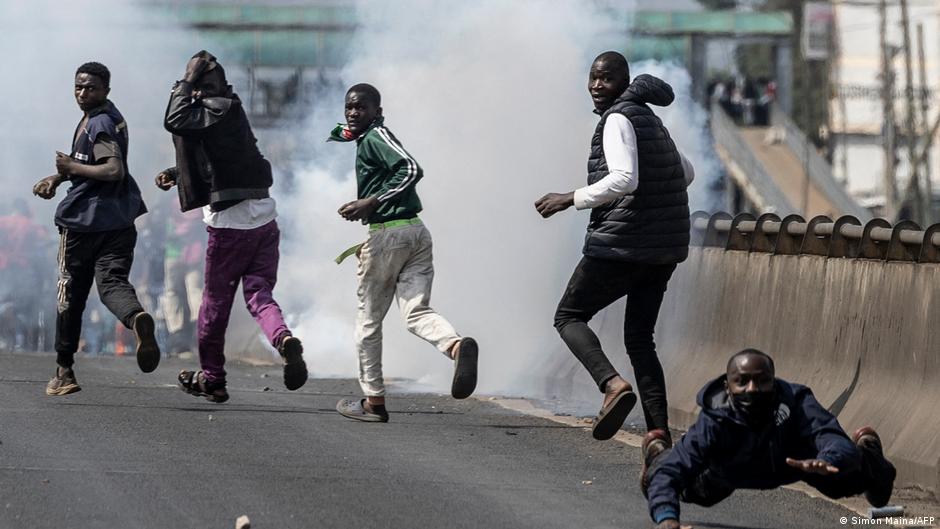 Afrique : entre reculs autoritaires et espoirs démocratiques