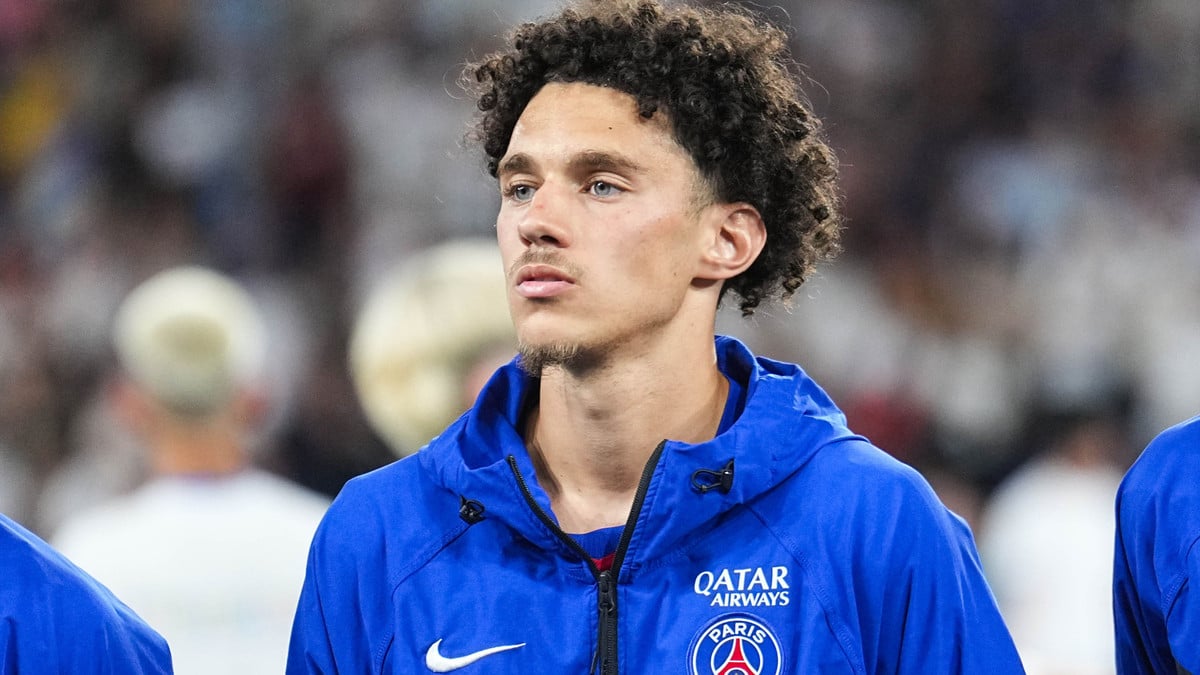 Maghnes akliouche debute en force au psg sous les ordres de luis enrique
