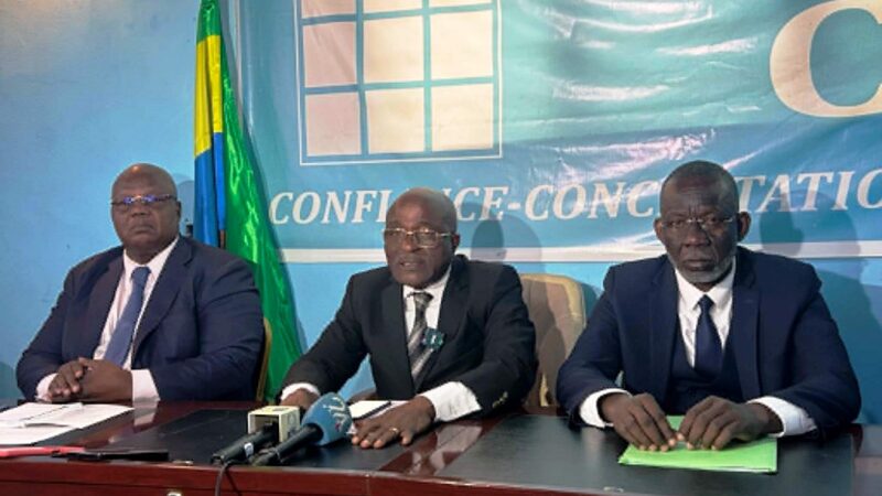 Débat politique gabonais : des dirigeants appellent au respect malgré les critiques