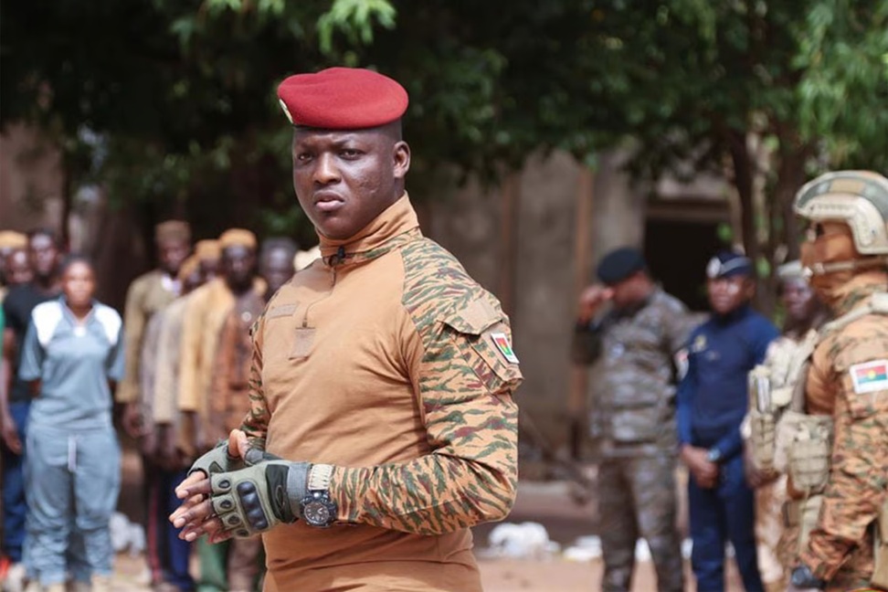 Burkina Faso : les journalistes formés au maniement des armes pour soutenir l&rsquo;effort de guerre