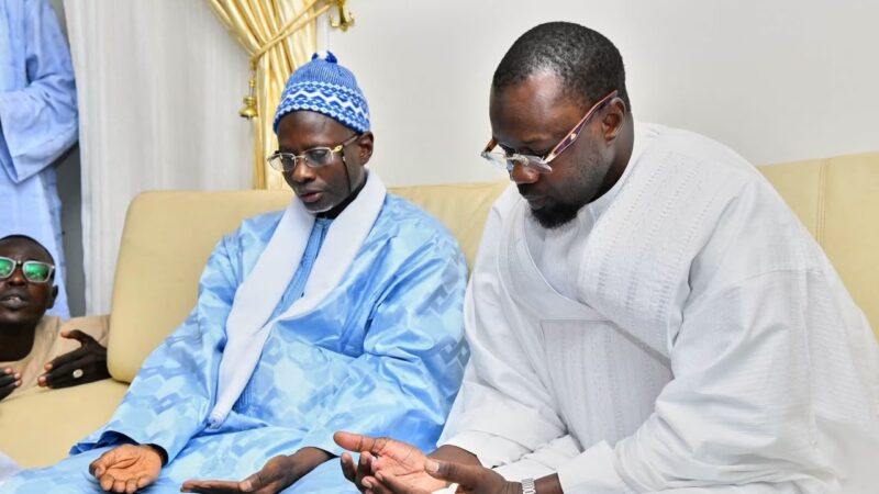 Ousmane Sonko rend hommage aux piliers religieux de Touba