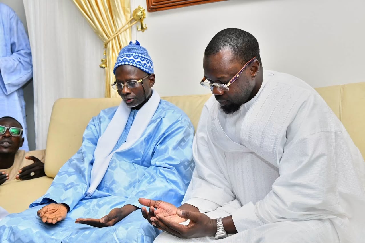 Ousmane Sonko rend hommage aux piliers religieux de Touba