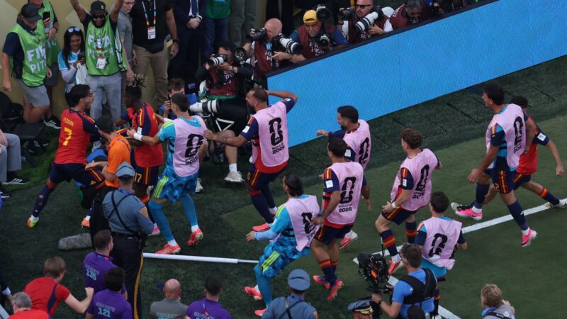 Ferran Torres entre deux feux : le dilemme du champion du monde face au PSG et au FC Barcelone