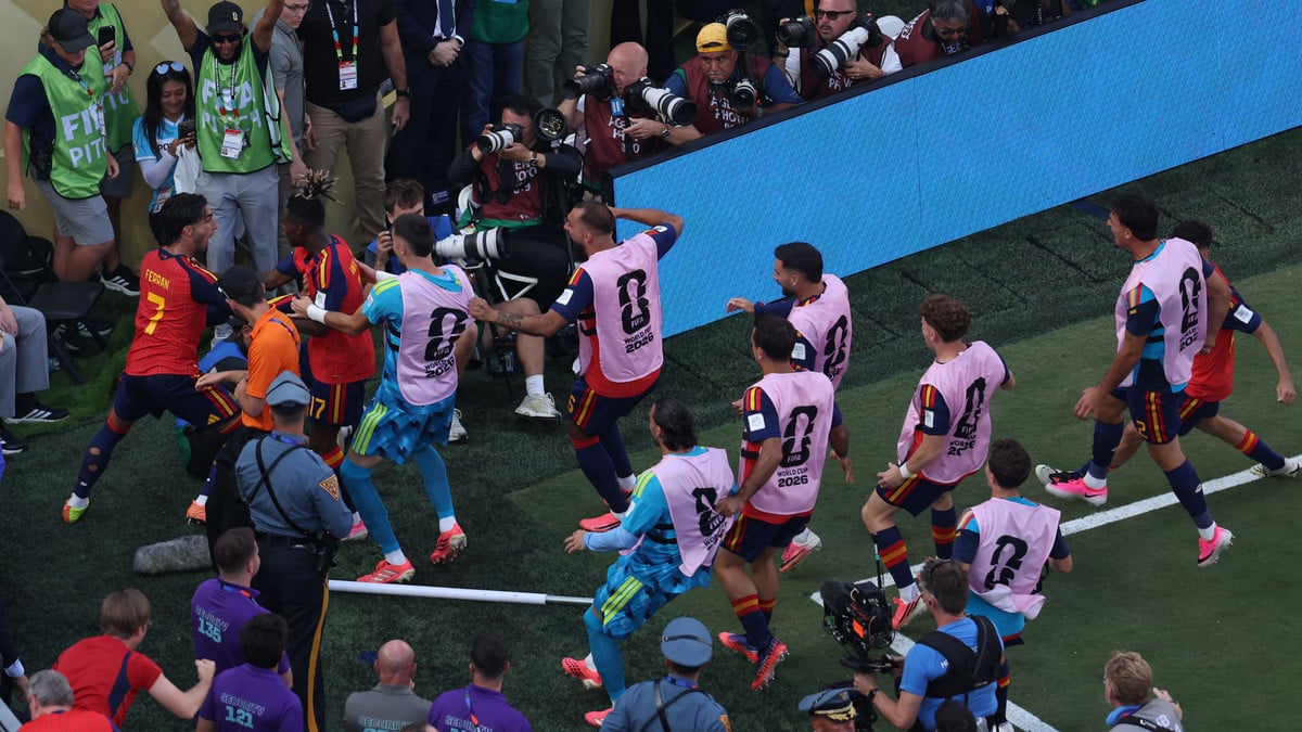 Ferran Torres entre deux feux : le dilemme du champion du monde face au PSG et au FC Barcelone