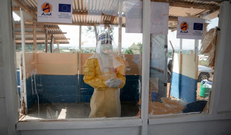 Ébola en rdc : l&rsquo;épidémie franchit le seuil historique des 2 000 morts