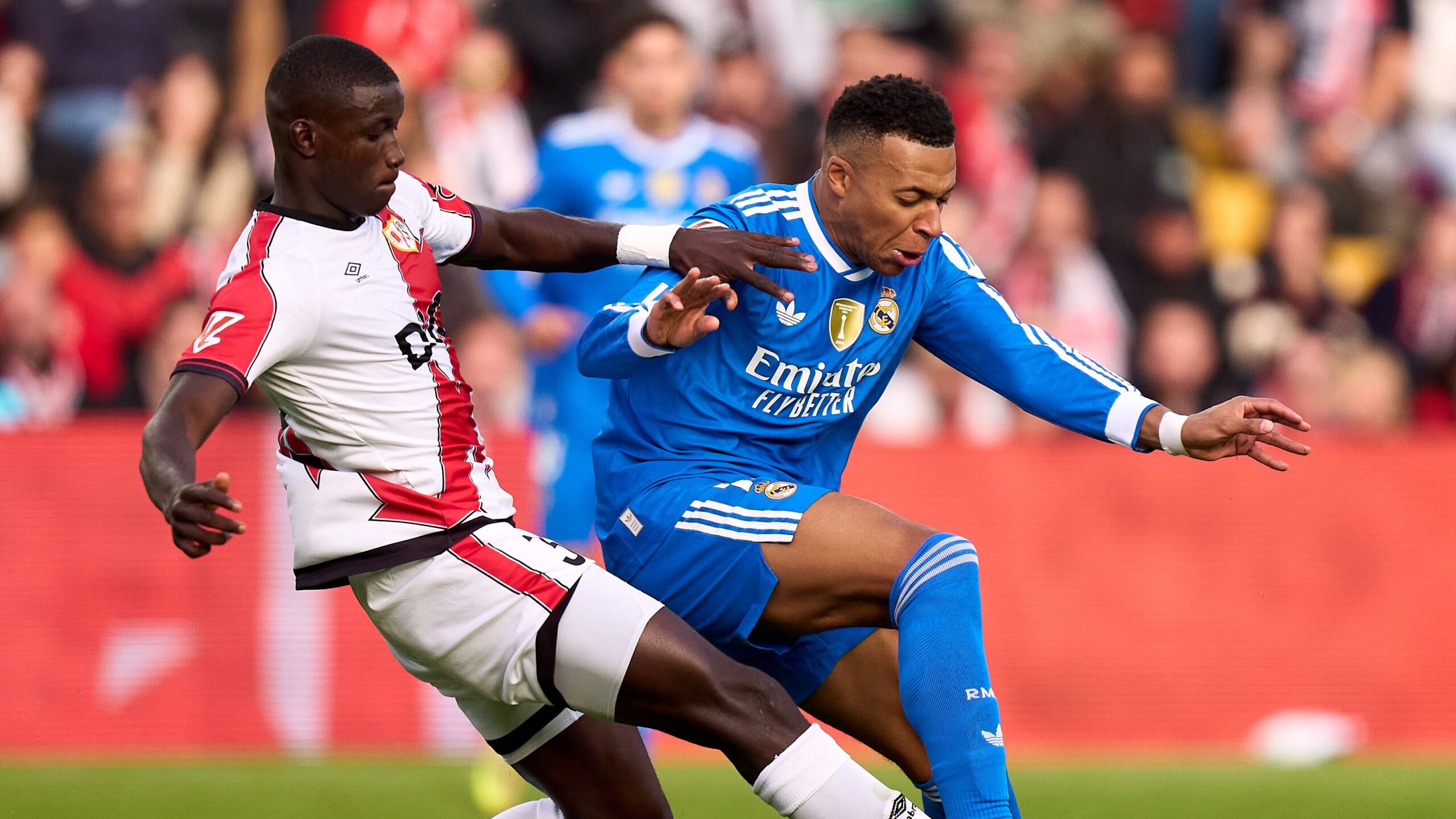 Hull city frappe fort avec un transfert record pour le défenseur sénégalais nobel mendy