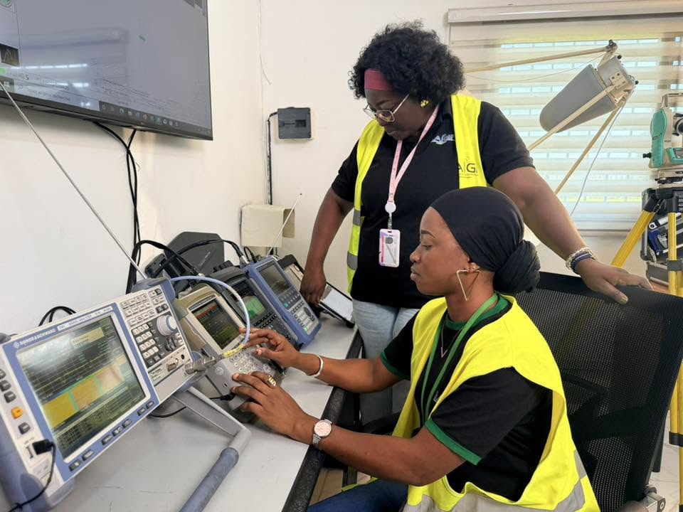 Fréquences radioélectriques en Côte d&rsquo;Ivoire : gestion et contrôle décryptés lors d&rsquo;une tribune