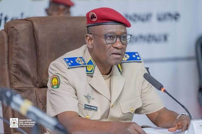 Crise sécuritaire au Burkina : Simporé reconnaît l&rsquo;échec de la formation militaire actuelle